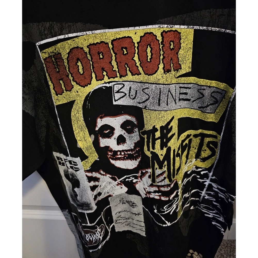 Civil Regime Misfits The Horror American Classic Tshirt  Black, Oversized Medium